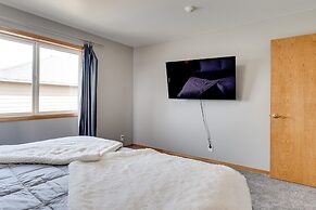 Moses Lake Vacation Rental w/ Hot Tub & Game Room