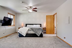 Moses Lake Vacation Rental w/ Hot Tub & Game Room