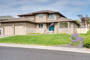 Moses Lake Vacation Rental w/ Hot Tub & Game Room