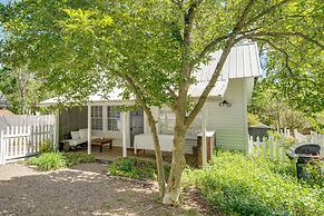 Charming Home < 2 Mi to Downtown Hendersonville!