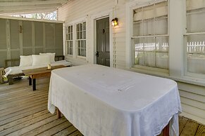 Charming Home < 2 Mi to Downtown Hendersonville!