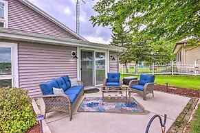 Cascade Lakefront Home: Boat Dock, Fire Pit!