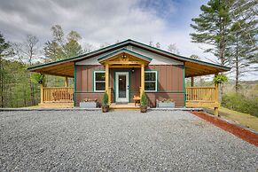 Tree-lined Murphy Cabin w/ Private Hot Tub!