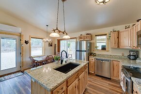 Tree-lined Murphy Cabin w/ Private Hot Tub!