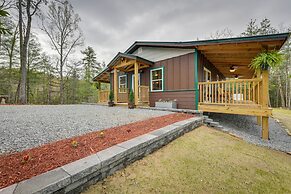 Scenic Murphy Cabin w/ Hot Tub, Fire Pit & Views
