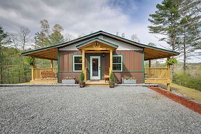 Scenic Murphy Cabin w/ Hot Tub, Fire Pit & Views