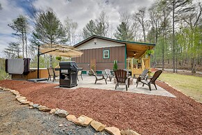 Scenic Murphy Cabin w/ Hot Tub, Fire Pit & Views