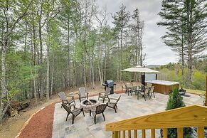 Scenic Murphy Cabin w/ Hot Tub, Fire Pit & Views