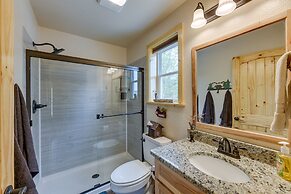 Scenic Murphy Cabin w/ Hot Tub, Fire Pit & Views