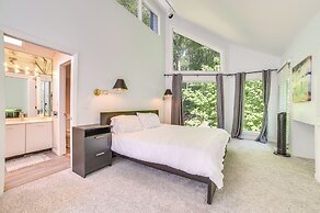 2 Mi to Lake: Modern Harbor Springs Home w/ Grill!