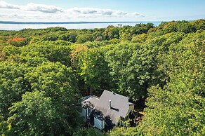 2 Mi to Lake: Modern Harbor Springs Home w/ Grill!