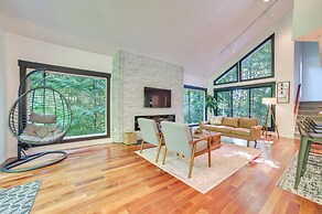 2 Mi to Lake: Modern Harbor Springs Home w/ Grill!