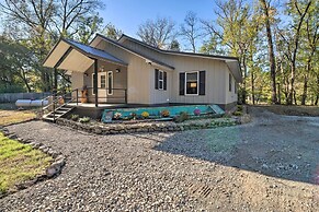 Riverfront 'heaven on the White' w/ Covered Patio!