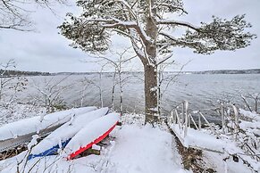 Cozy Waterfront Cottage on Montsweag Bay!