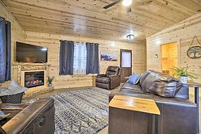 Quiet Pines Cabin w/ Hot Tub & Fishing Pond!