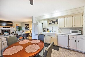 Cozy Holiday Island Home: Hot Tub + Chiminea!