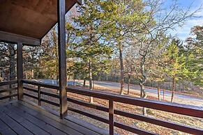 Cozy Holiday Island Home: Hot Tub + Chiminea!