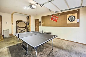 Cozy Holiday Island Home: Hot Tub + Chiminea!