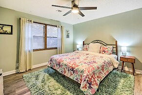 Cozy Holiday Island Home: Hot Tub + Chiminea!