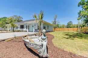 Charming Ocean Isle Beach Home ~ 1 Mi to Beach!