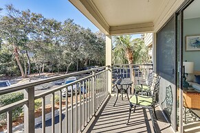Pool & Beach Access: Hilton Head Coastal Condo