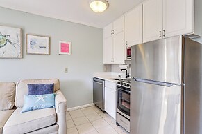 Pool & Beach Access: Hilton Head Coastal Condo