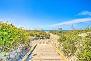 Pool & Beach Access: Hilton Head Coastal Condo