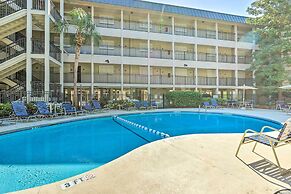 Pool & Beach Access: Hilton Head Coastal Condo
