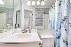 Pool & Beach Access: Hilton Head Coastal Condo