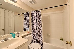 Gilbert Townhome w/ Easy Access to Phoenix!