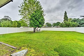 Dearborn Heights Home ~ 16 Mi to Downtown Detroit!