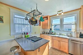 Sunny & Central Everett Home < 1 Mile to Dtwn!