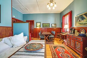 Lake Pepin Getaway w/ Pond, Walk to Restaurants!