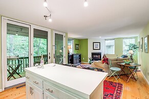 Carriage House Near Downtown & the Parkway