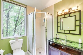 Carriage House Near Downtown & the Parkway