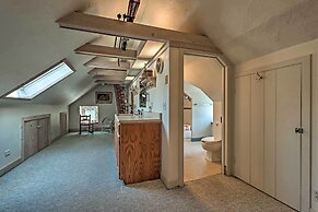 Pool & Courtyard: Timeless Home in Lansdale