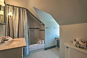 Pool & Courtyard: Timeless Home in Lansdale