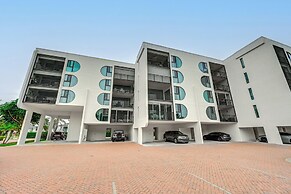 Beachy Marco Island Condo With Resort Amenities!
