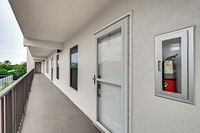 Beachy Marco Island Condo With Resort Amenities!