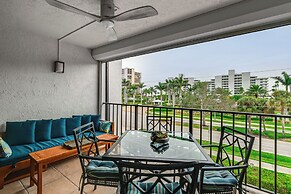 Beachy Marco Island Condo With Resort Amenities!