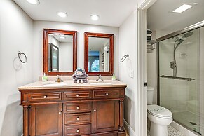 Beachy Marco Island Condo With Resort Amenities!