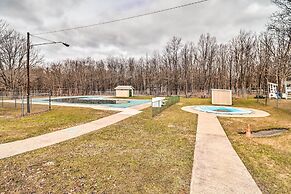 Albrightsville Retreat w/ Community Pool & Hot Tub