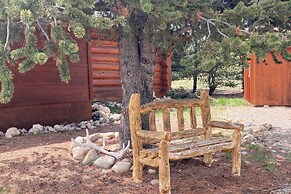 Chic Fairplay Cabin With Deck & Mountain Views!