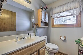 Cozy White Pine Home - 10 Mi to Porcupine Mtn