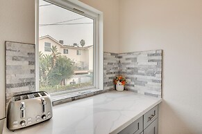 Socal Escape w/ Hot Tub, 5 Mi to Universal Studios