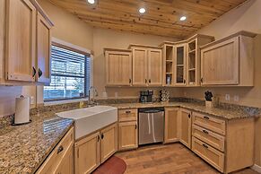 Spacious Pinetop Country Club Cabin w/ Deck!