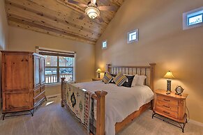 Spacious Pinetop Country Club Cabin w/ Deck!