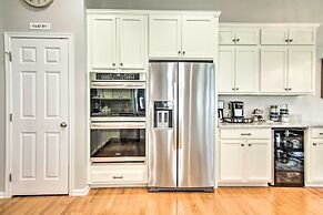 5 Mi to Bethany Beach: Chic Home w/ Grill!