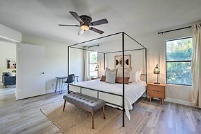 Private Pool, Gas Grill: Chic Glendale Home!