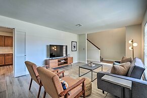 Private Pool, Gas Grill: Chic Glendale Home!